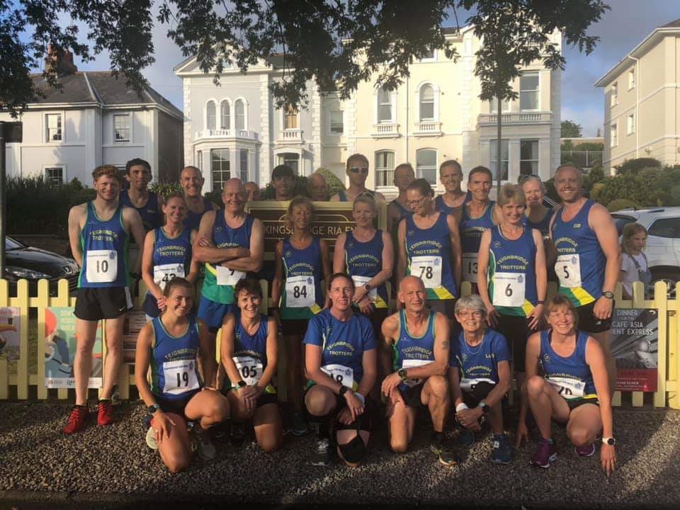 teignbridge trotter line up before kingsbridge 10k.jpg