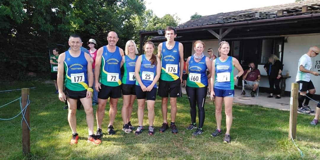 trotters ready for the off at stoke gabriel 10k.jpg