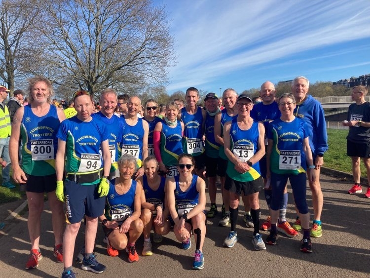 trotters line up at exwick park for fast friday 10k.jpeg