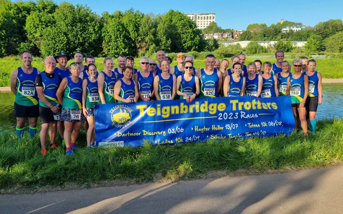 group photo at exe relays.jpeg