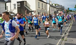 race start crowd.jpg