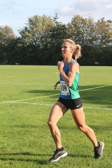 louise gentry sprints to the finish at muskies.jpeg