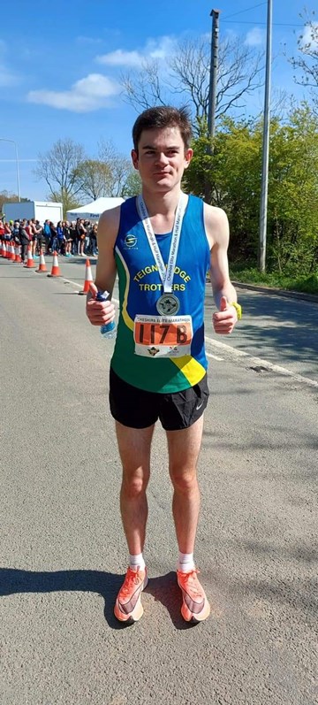 jamie barnett at cheshire elite marathon.jpg