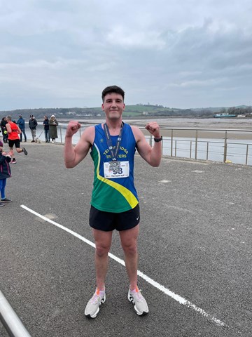 sam barnes shows his guns after debut half at bideford.jpeg