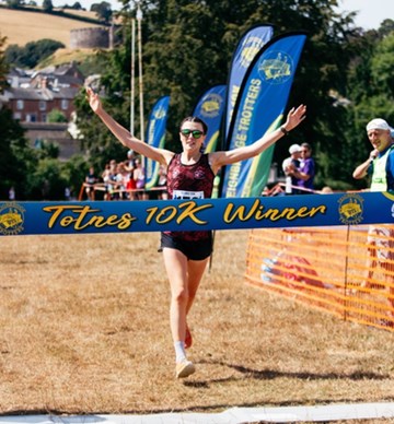 totnes_10k_femalewinner_cropped.png