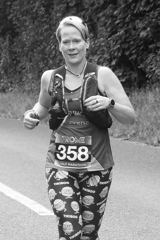 suzie mills looking comfortable at frome half marathon.jpg