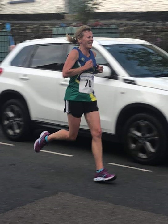 kathryn steemson staeming along at kingsbridge 10k.jpg