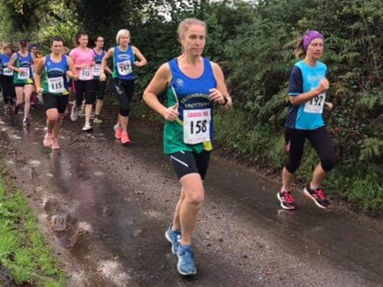 emma ray on her way to a new pb at newton abbot ladies 10k.jpg