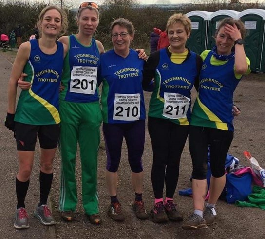 female teignbridge trotter xc team at exeter.jpg
