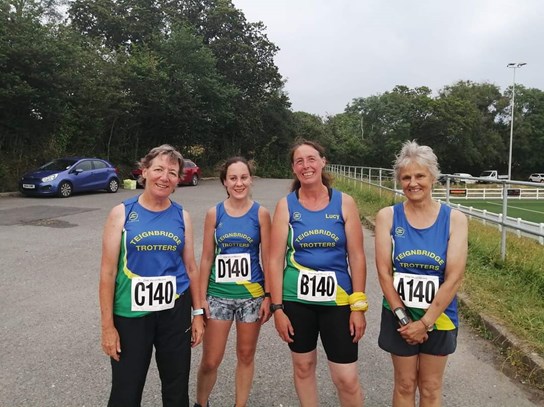 ladies team erme valley relays.jpg